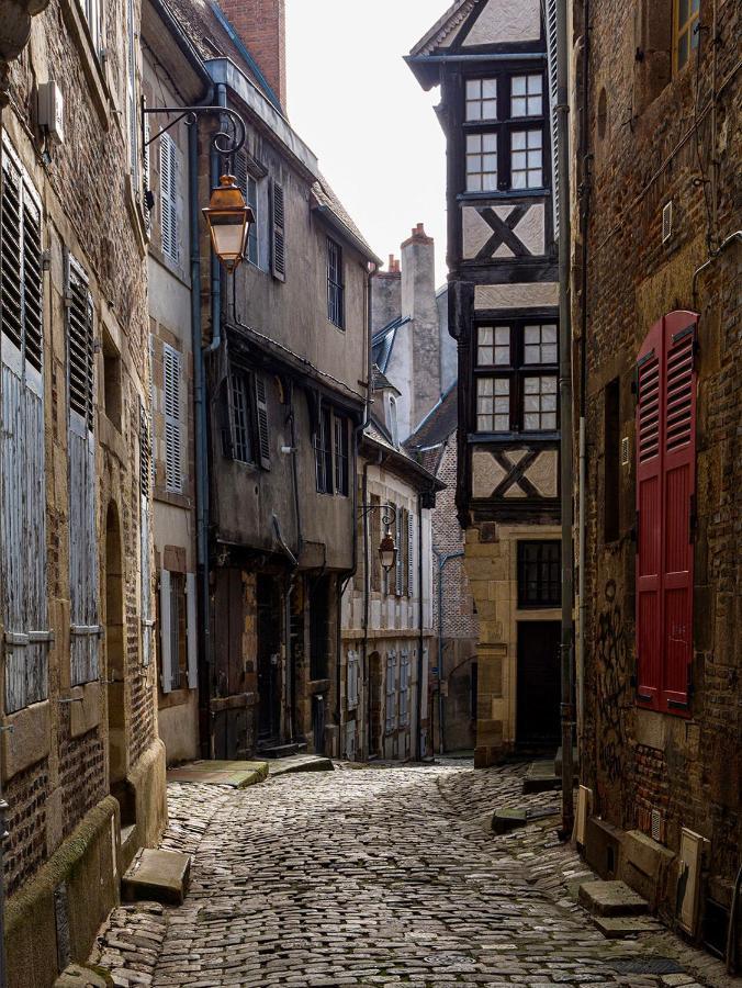 Bel Appartement En Coeur De Ville - 20 Minutes Du Pal Moulins  Eksteriør billede